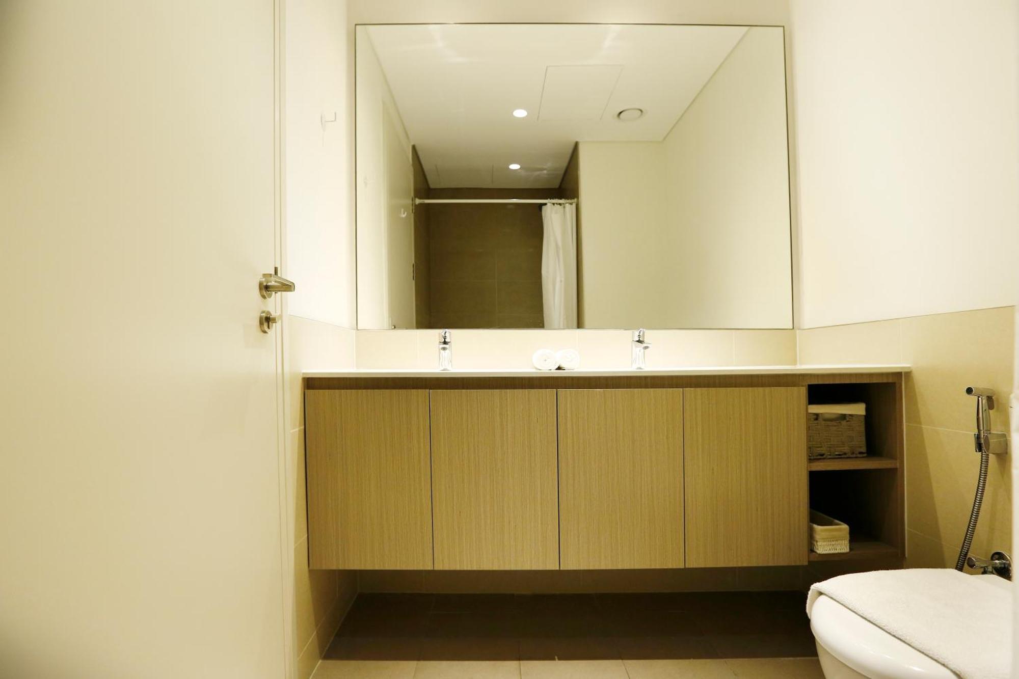 Brown Stone - Hills Mall Apartment
