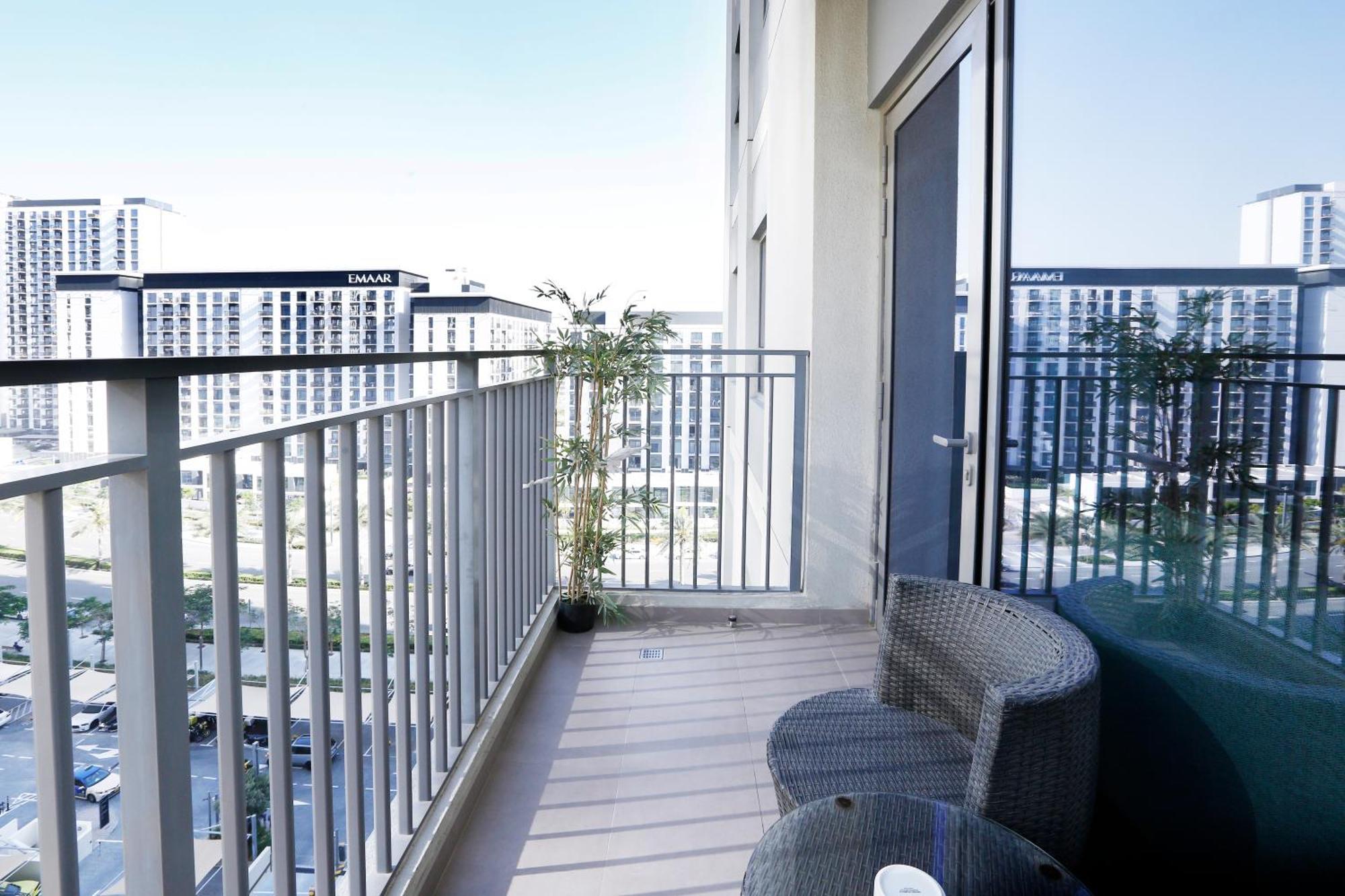 Brown Stone - Hills Mall Apartment *